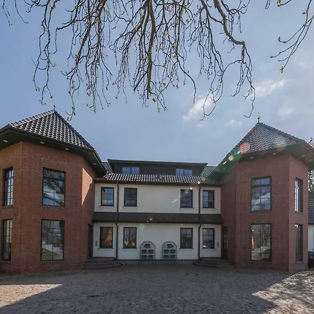 Adlerhorst Im Gutshaus * 셈브진